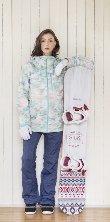 アクティブでオシャレな女の子をサポートするブランド『Swivel