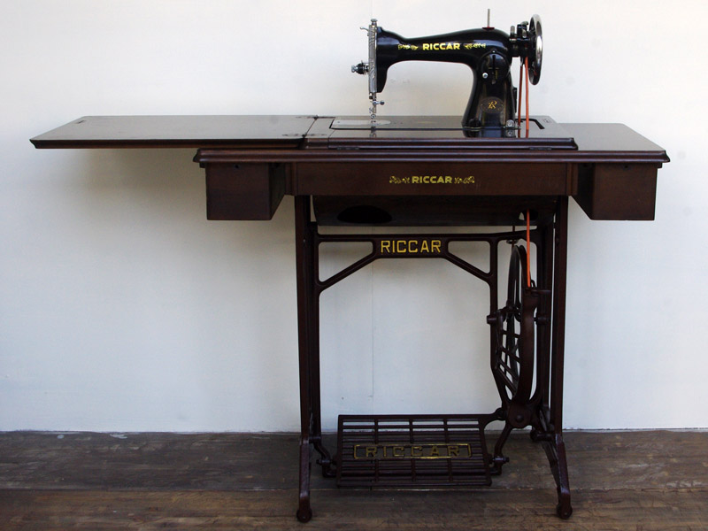 No.557 RICCAR リッカー製 家庭用足踏みミシン：アンティークミシン