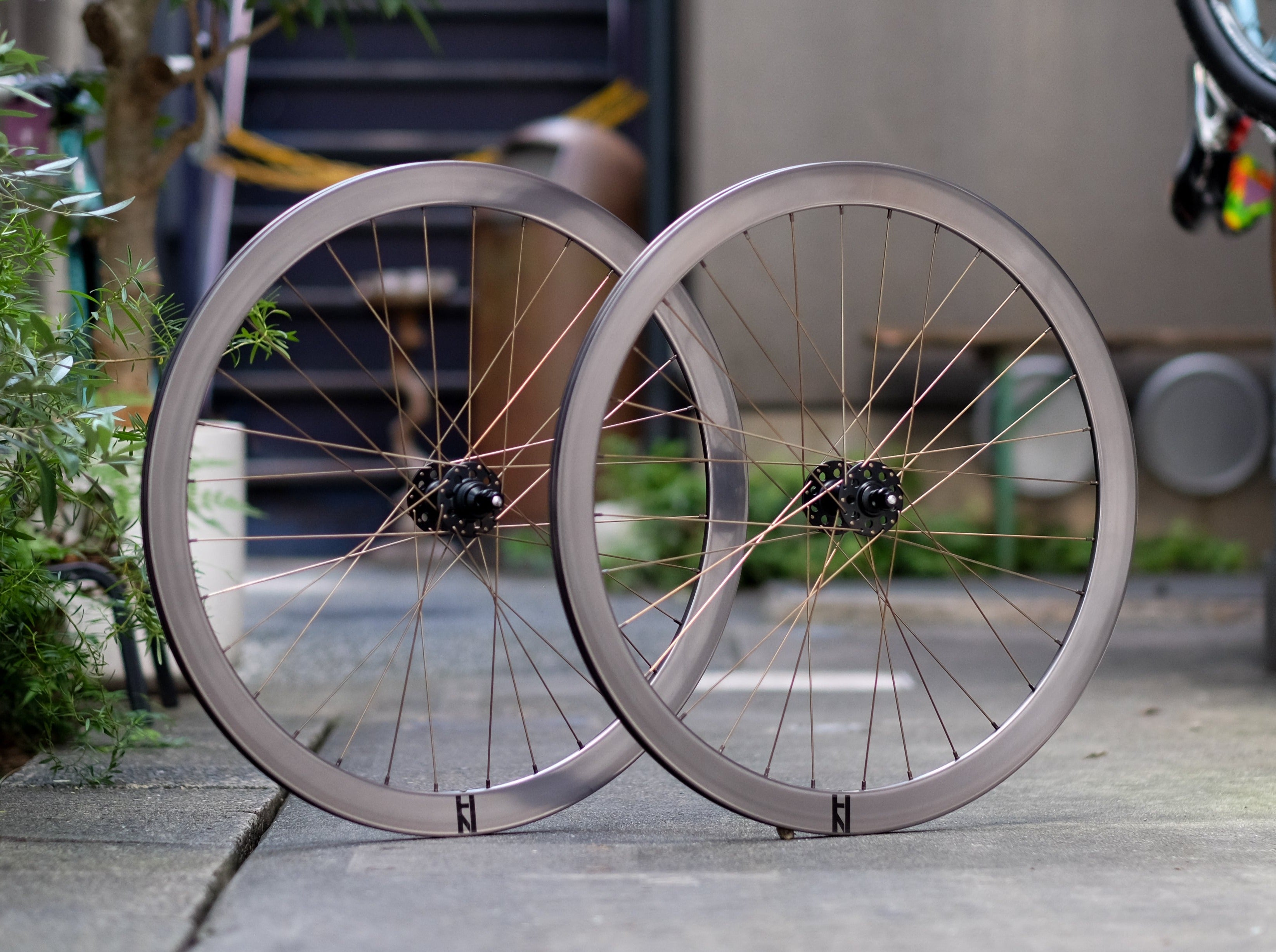 H PLUS SON GRAN COMPE ホイール+タイヤ付 H plus son grancompe ハブ