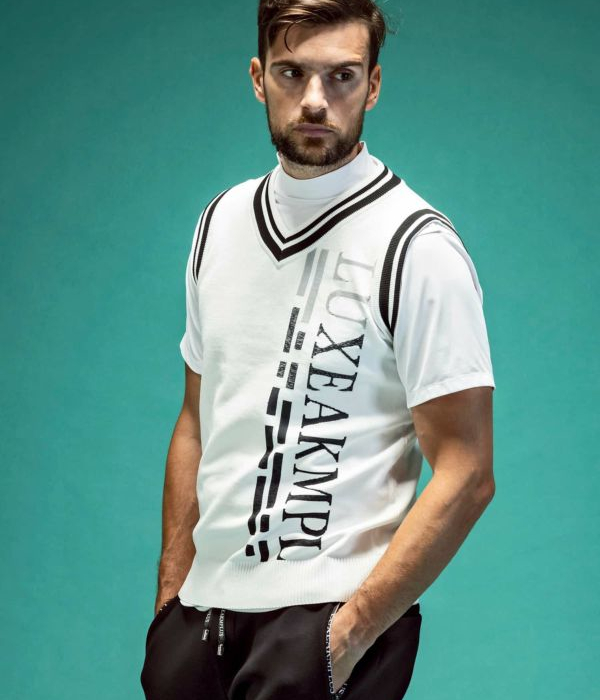 LUXE AKM PLUS バーティカルロゴニットベスト メンズ Vネック ゴルフ