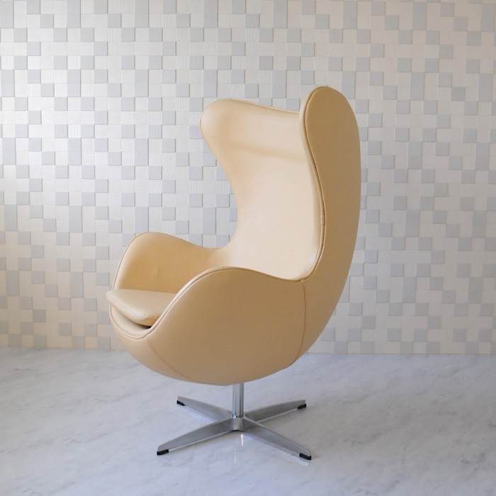 ARNE JACOBSEN（アルネ ヤコブセン） エッグチェア レザー ベージュ