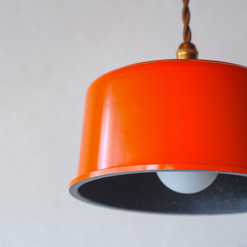 MID.C｜オレンジ｜ポット｜ペンダントライト – アップサイクル照明