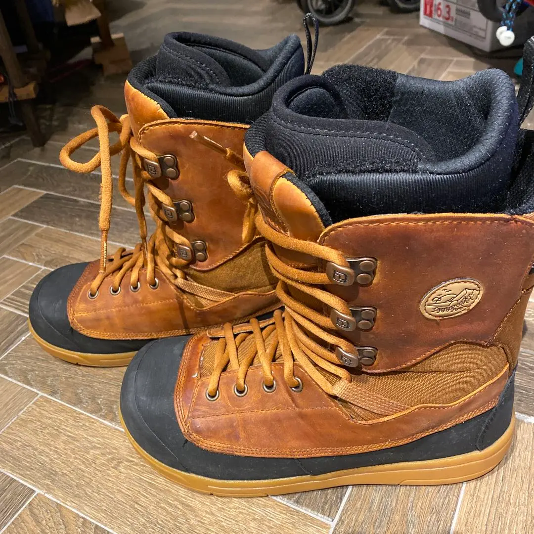 ディーラックスフットルーズ