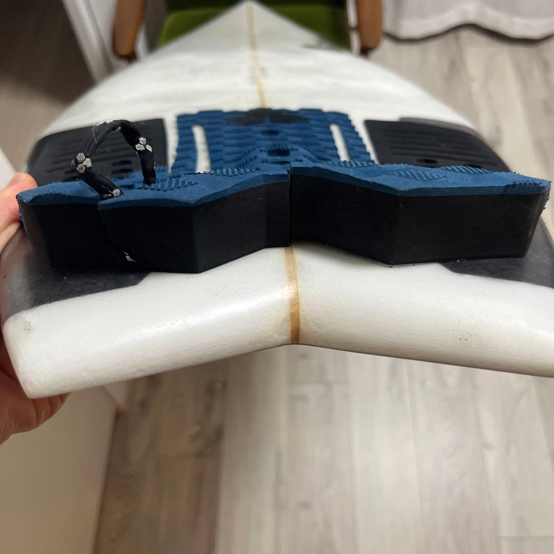 アルメリック NEW FLYER 5’8 25.0l （futureフィン付き）