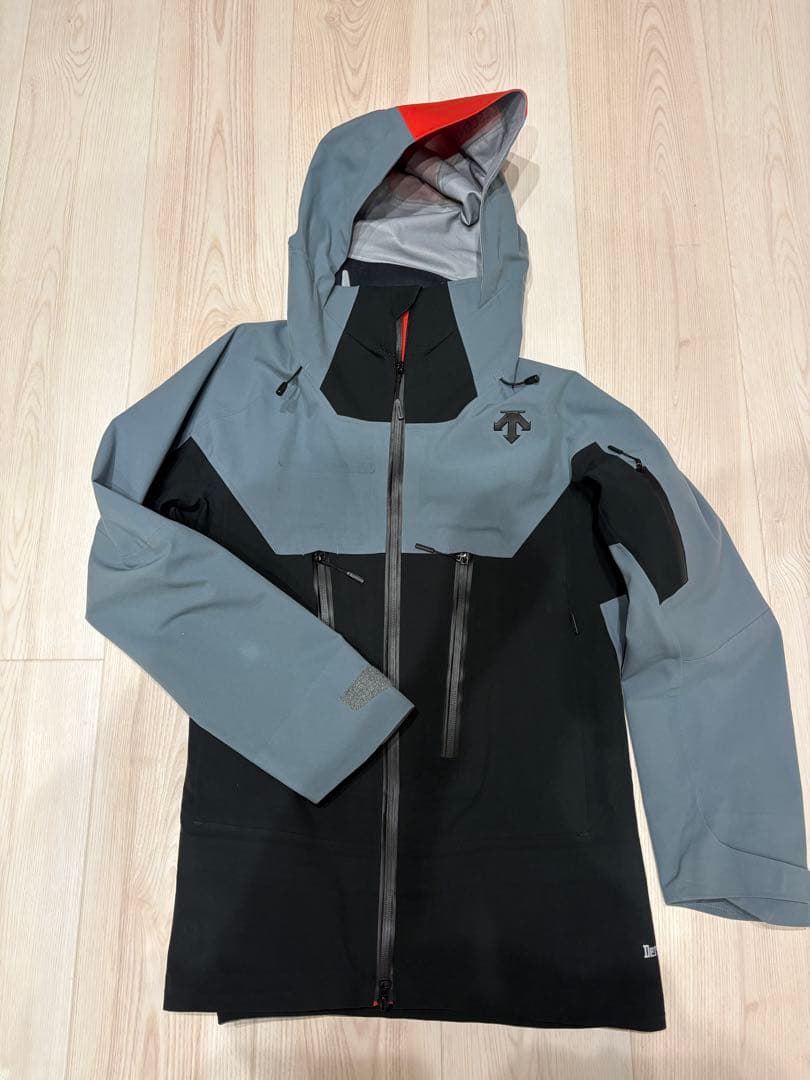 デサント　スキーウェア上下セット　週末値下げ中 DESCENTE デサント スキーウェア 上下セット DESCENTEスキーウェア