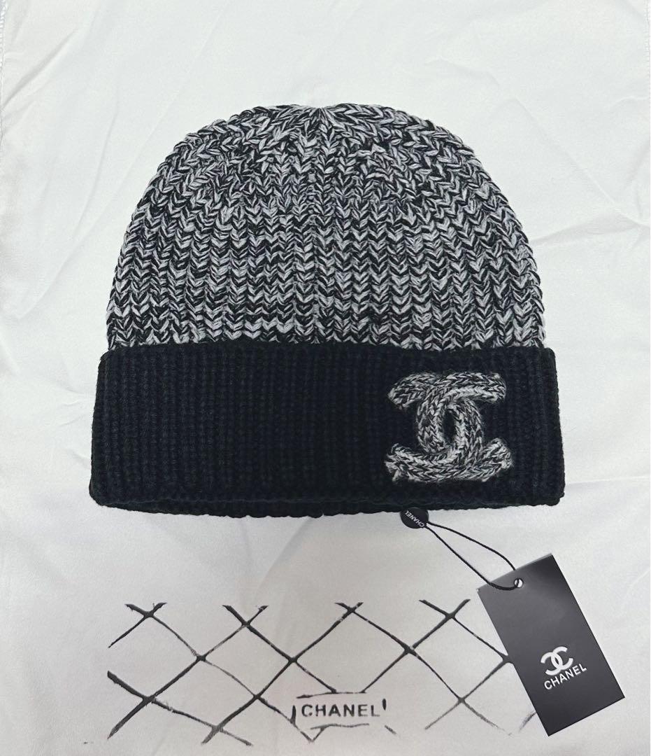 CHANEL リブ編みビーニー ブラック/グレー新品 購入必至の名作【CHANEL】アイコニック ニット帽 グレー 大人気