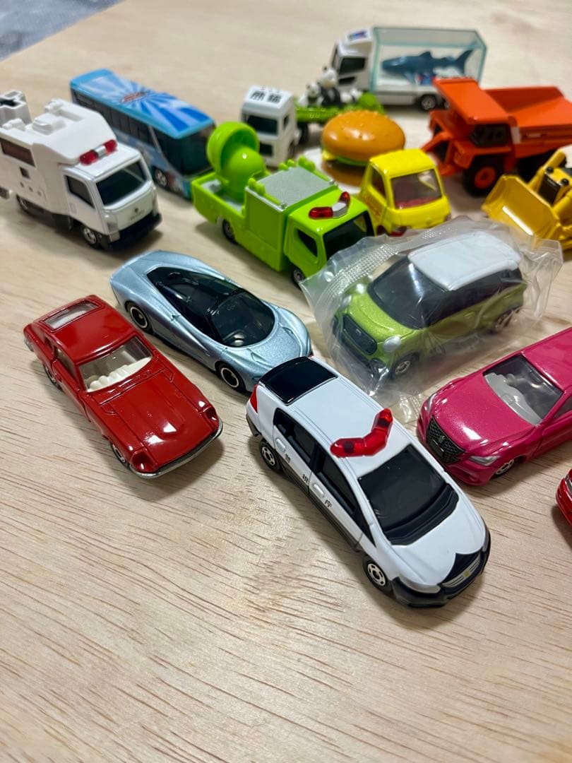 トミカ 17台 ②、おまとめセット、レア - メルカリ