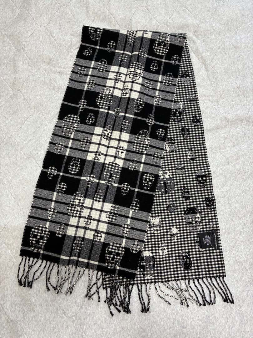 Alexander McQueen スカル柄 マフラー Alexander McQueen スカル柄マフラー