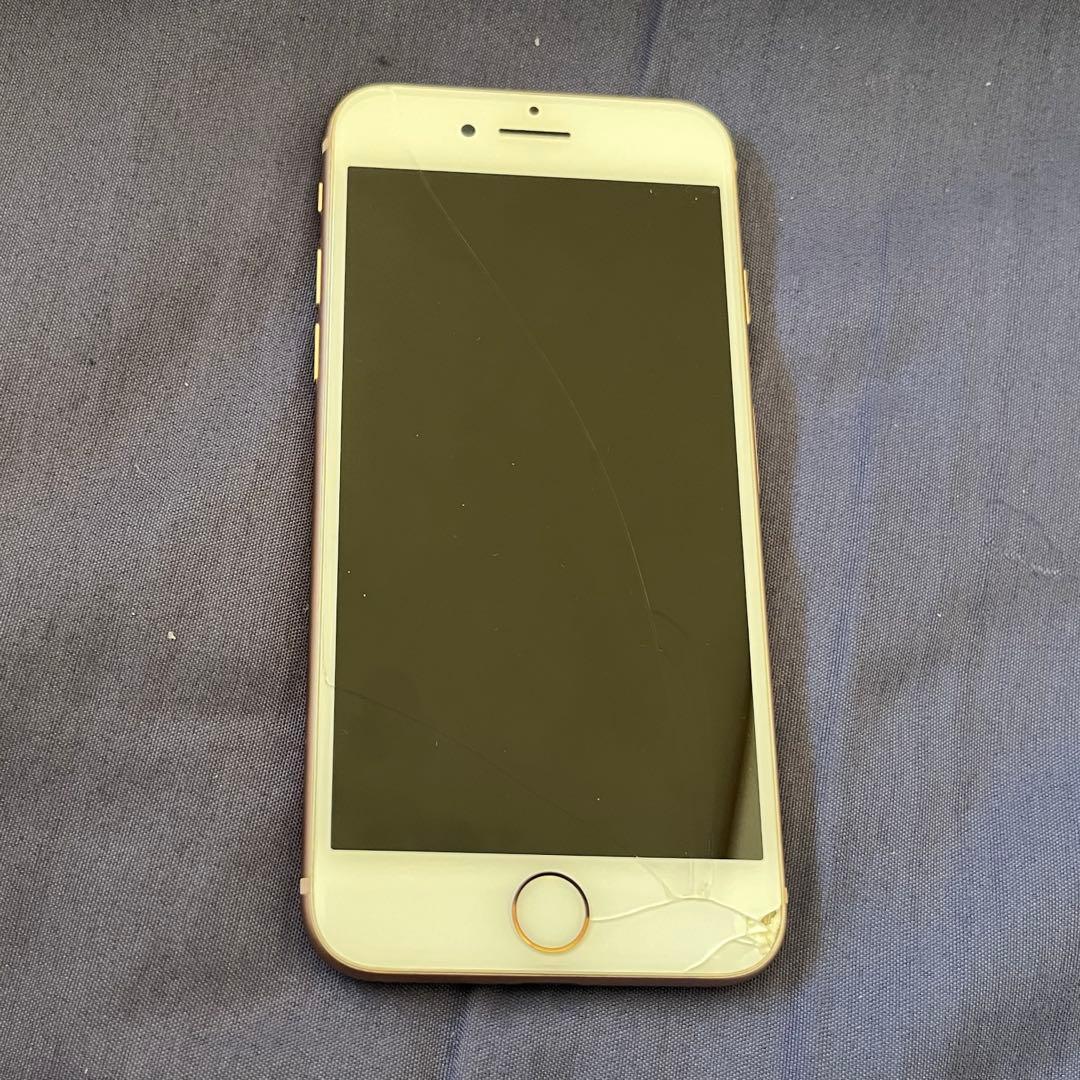 iPhone8 中古品 画面割れ・欠けあり - メルカリ