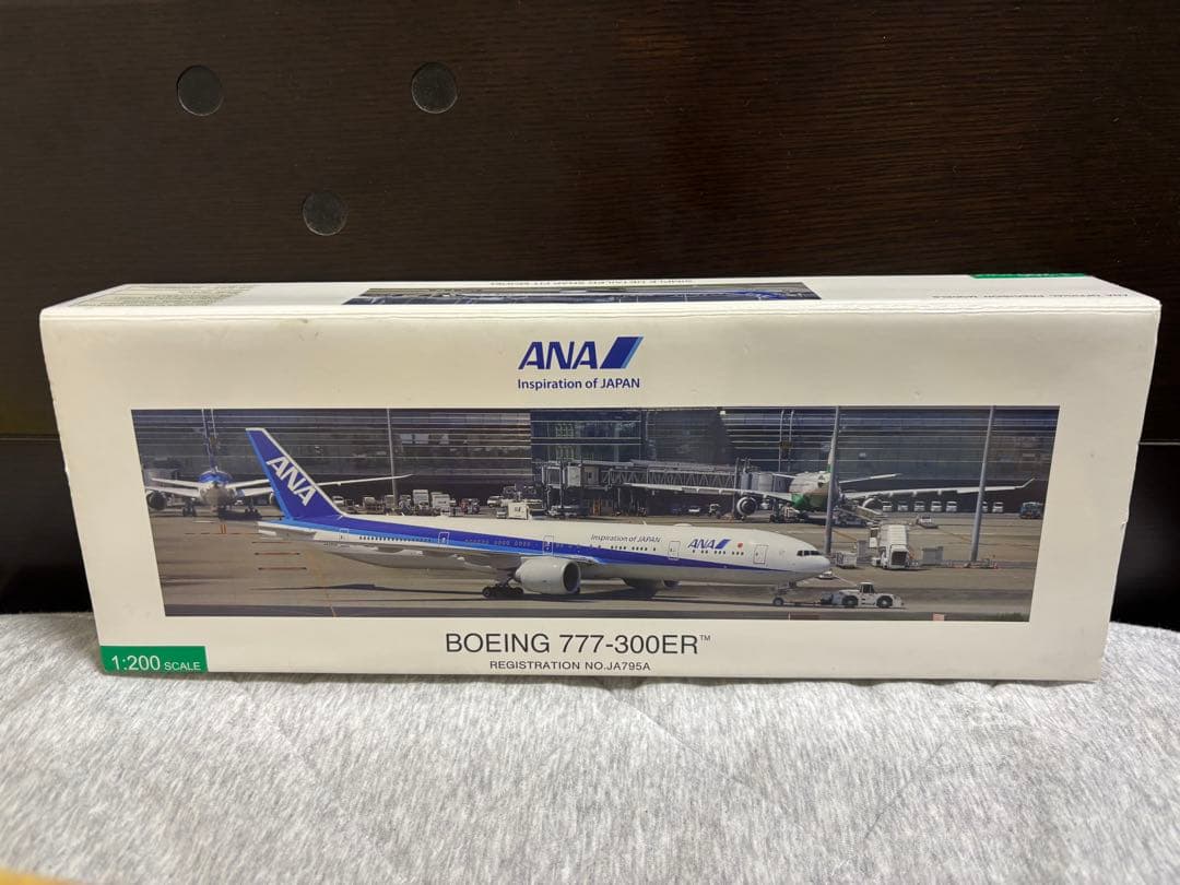ぬ*ん様 全日空商事Boeing777-300ER JA795A モデルプレーン NH20166 1:200 BOEING 777-300ER JA795A 完成品（WiFiレドーム・ギア