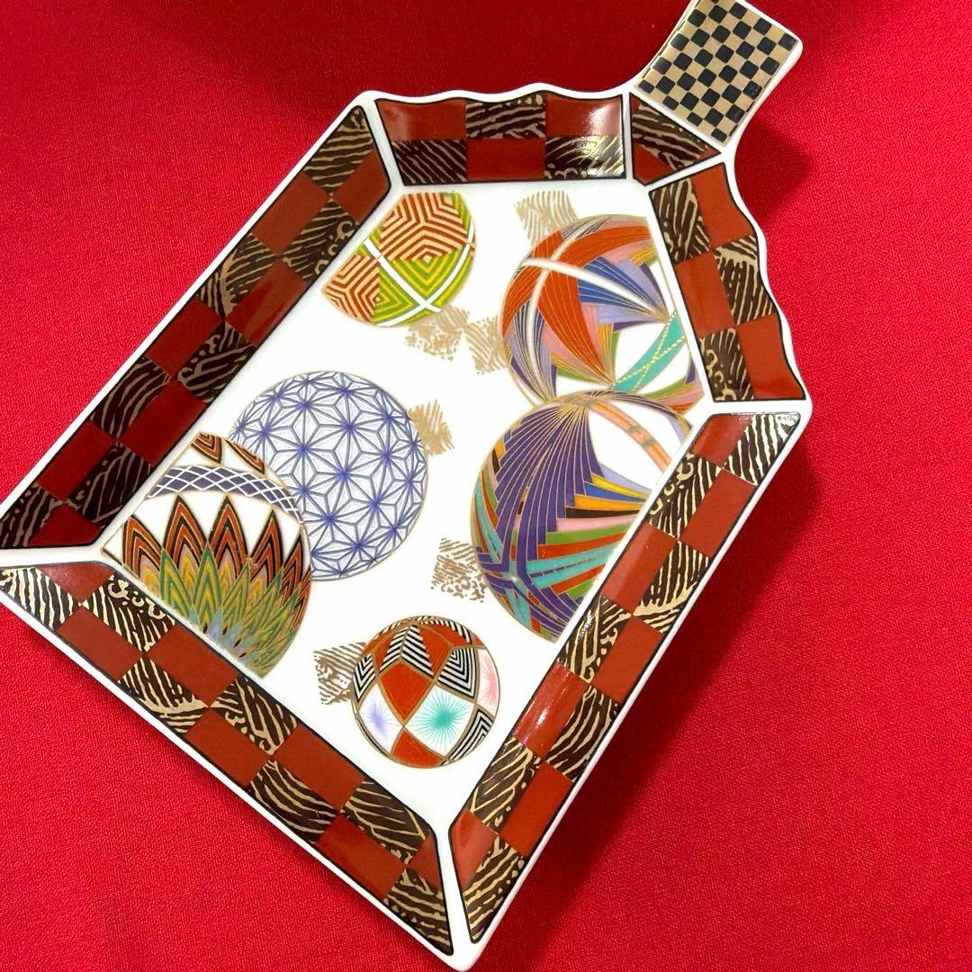 前畑陶器庫山窯　羽子板皿　色絵手毬揃い　金彩　No.4-43