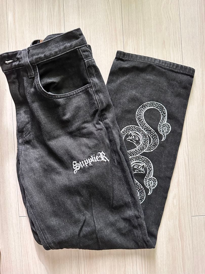 【値下げ依頼OK】Supplier 蛇プリント ブラックデニムパンツ L 値下げOK】Supplier 蛇プリント ブラックデニムパンツ L