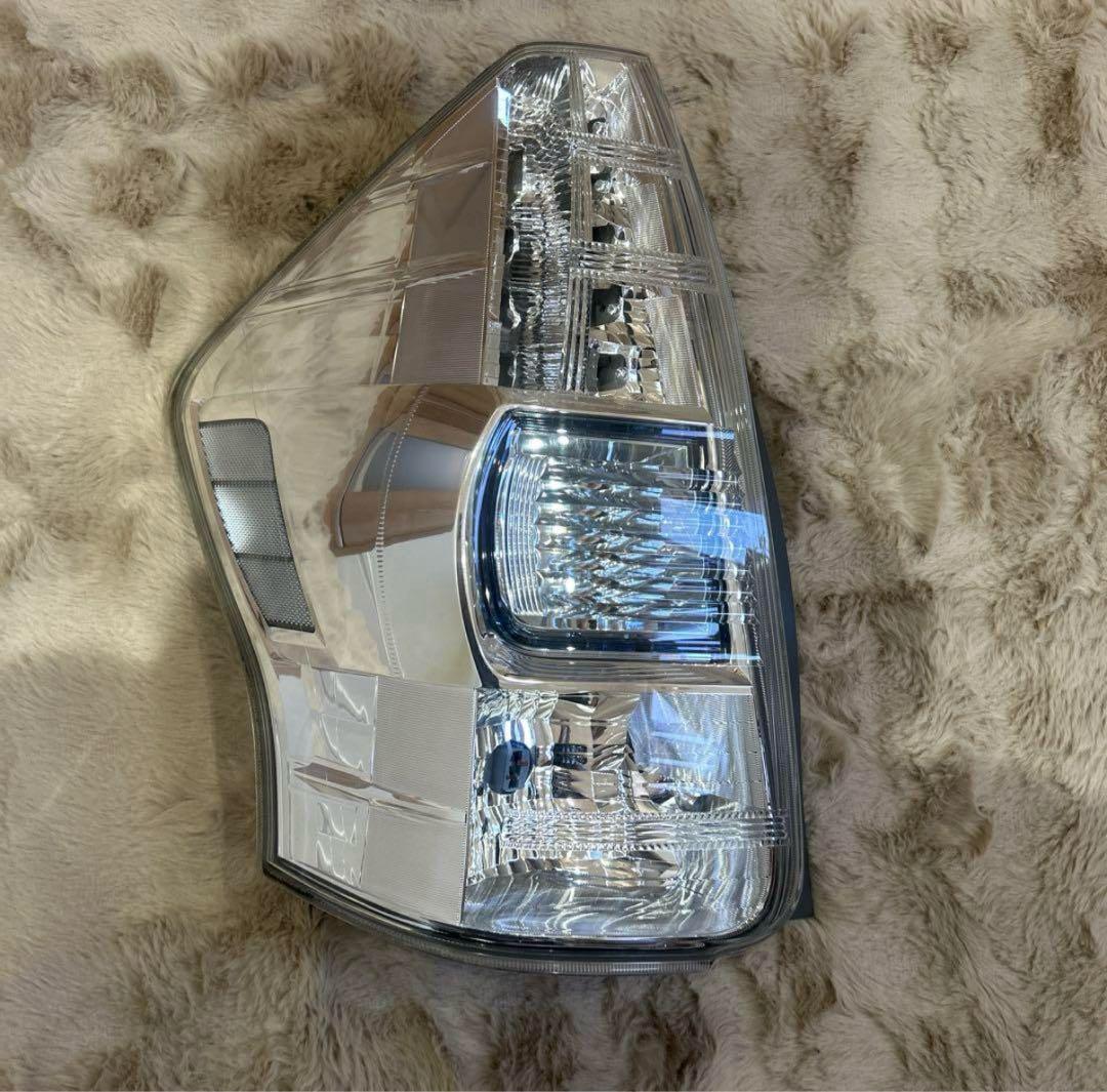 プリウスα ZVW41 ZVW40 前期純正 LEDテールランプ LED テールランプ プリウスα アルファ 40系 ZVW40 ZVW41 前期 後期 US