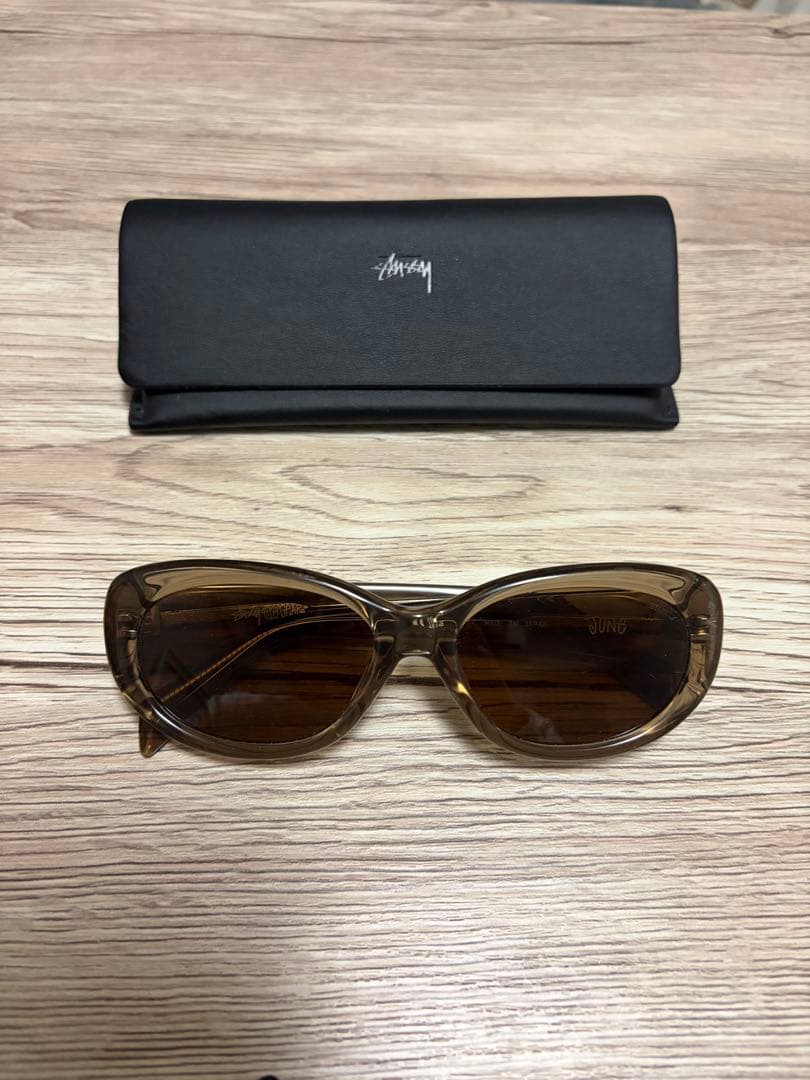 Stussy クリアキャットアイサングラス - メルカリ