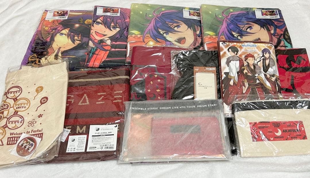 あんスタ！　紅月　神崎颯馬布類まとめ売り あんスタ！！ 神崎颯馬 缶バッジ まとめ売り 紅月 - メルカリ