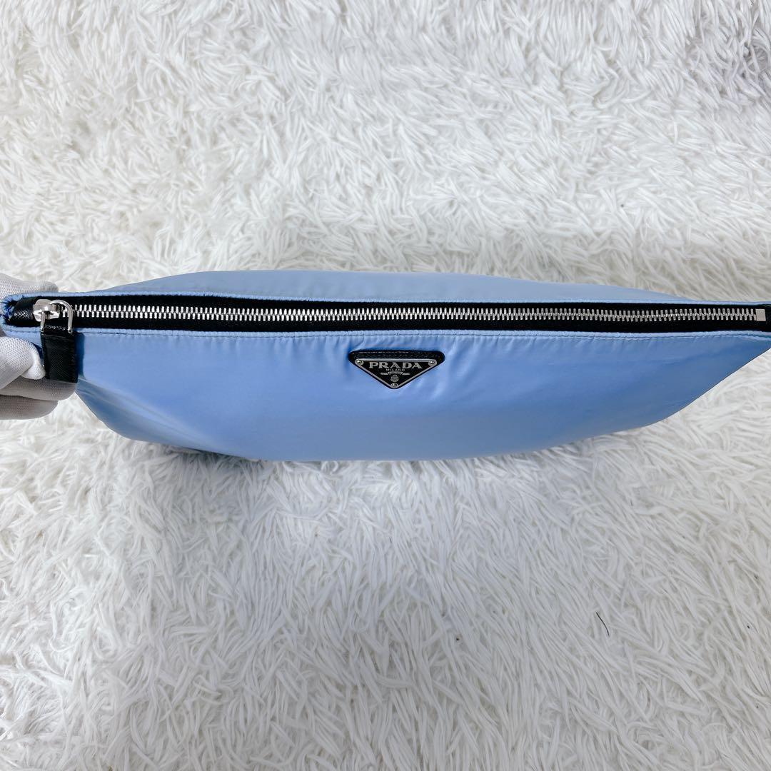 希少カラー] PRADA ナイロンポーチ 三角ロゴ クラッチ 水色 大容量