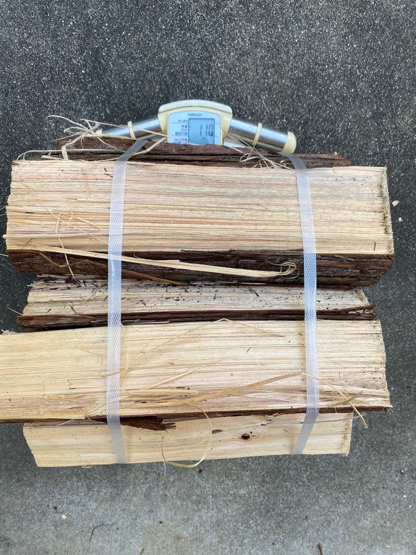 薪 ヒノキ100束（800kg〜1,000kg）の通販はau PAY マーケット - 輸入