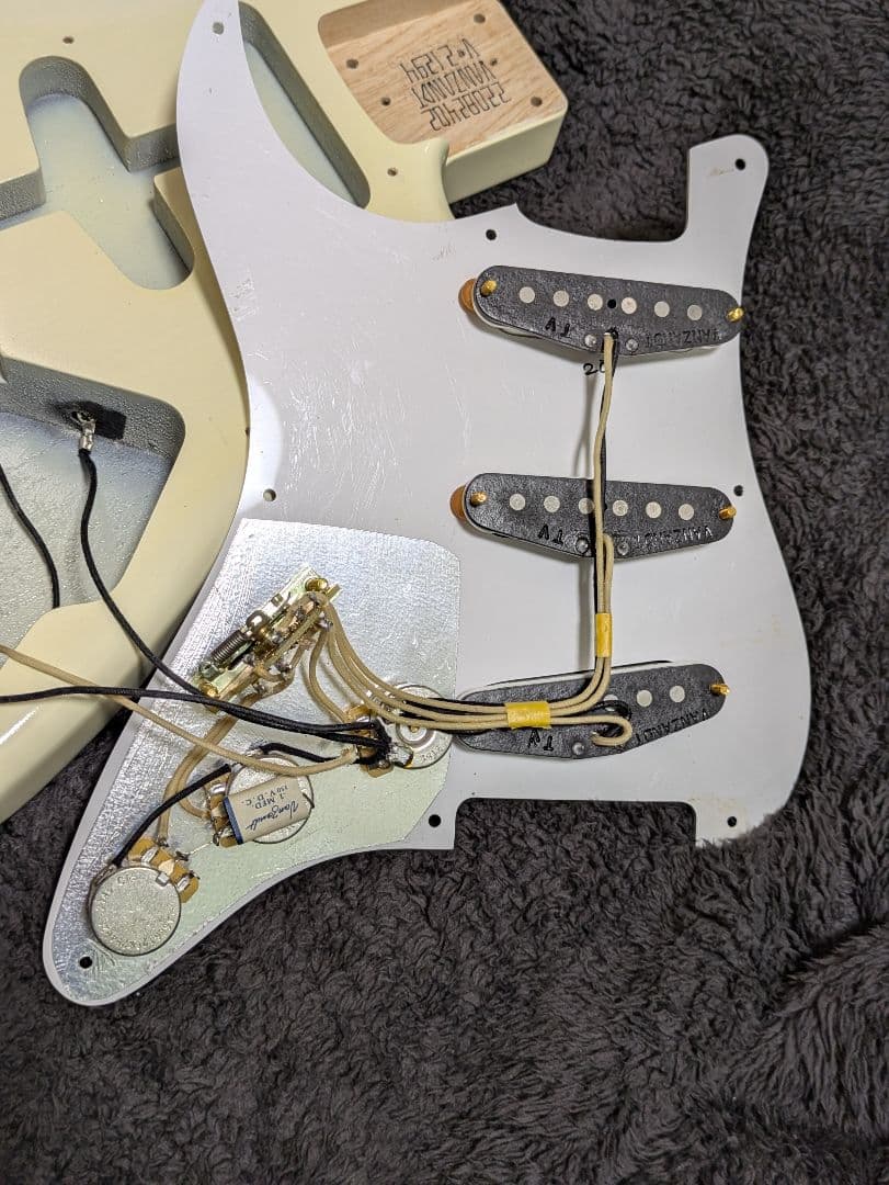 VanZandt STV-R3 white blonde ゴールドパーツ - メルカリ