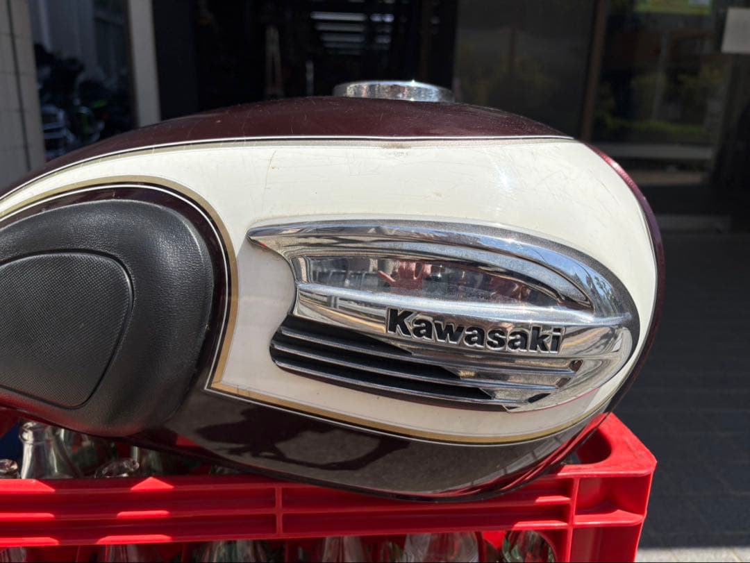 Kawasaki W400 純正タンク カワサキ(純正) W400 燃料タンク ATOMIC SILVER(17M) のパーツレビュー