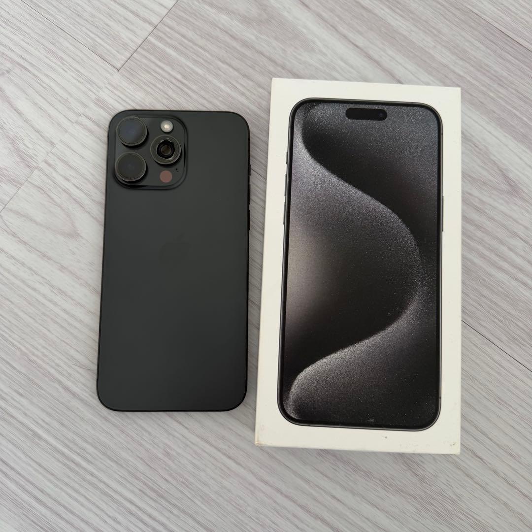 Apple iPhone 15 ProMAX ブラック 本体 Amazon.com: Apple iPhone 15 Pro Max, 256GB, Black Titanium