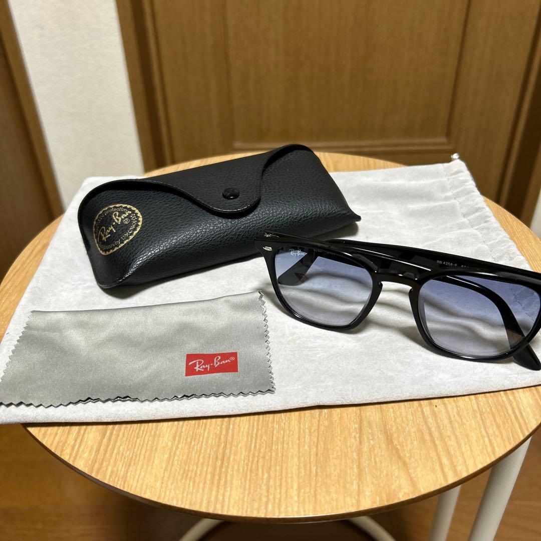 も*ち様 極美品RB4258-F 601/19 啓之輔さん着用 RayBan - メルカリ