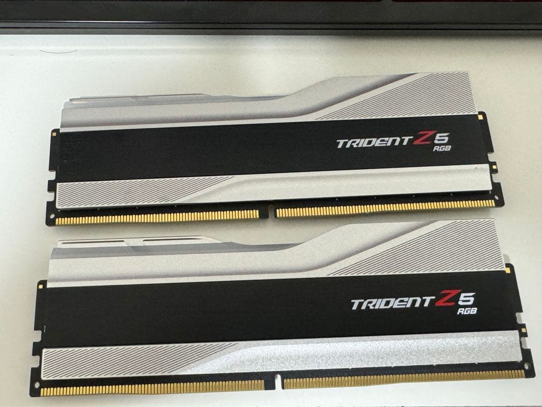 G.SKILL Trident Z5 6000mhz CL30 16GB 2枚 0653734_440750.jpg