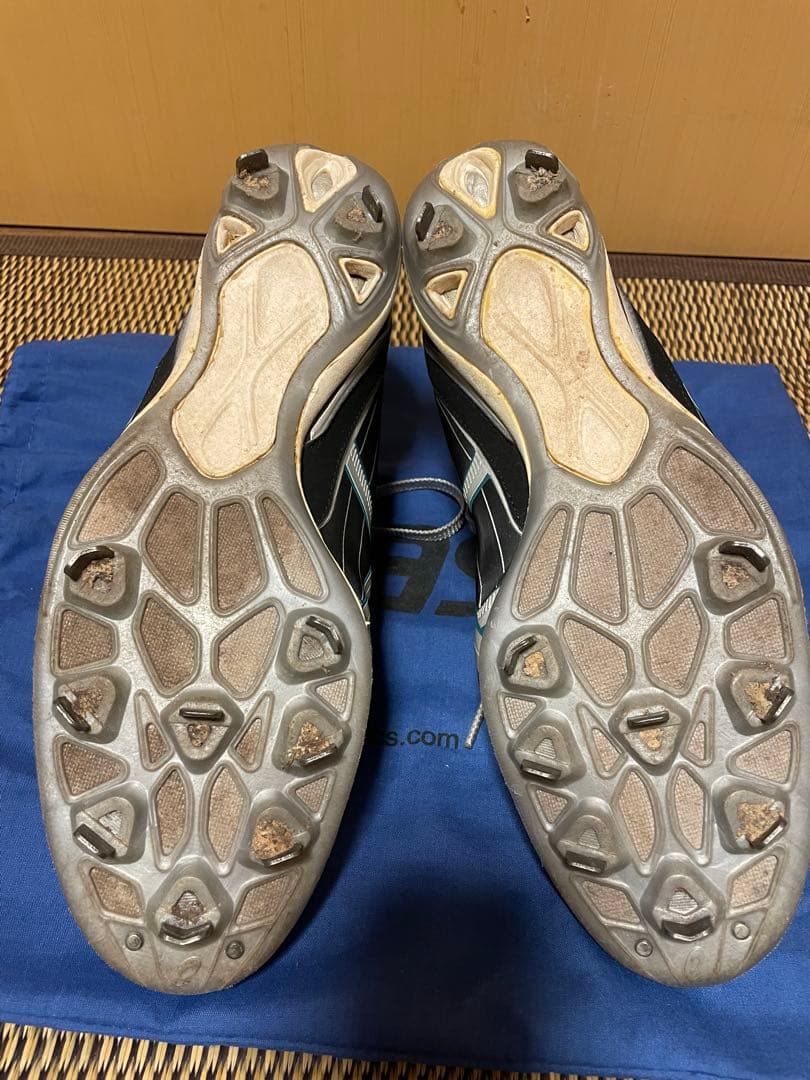 イチロー 2010年 マリナーズホーム公式戦実使用直筆サイン入りスパイク