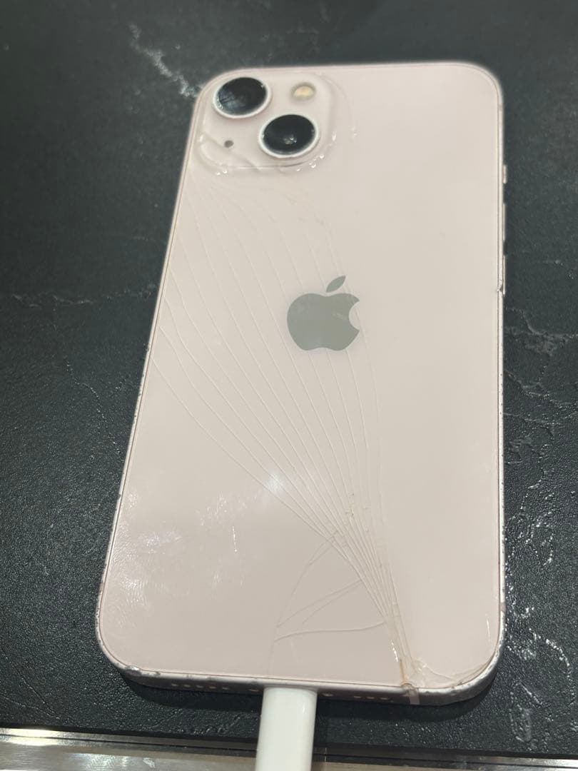 Apple iPhone 13 ピンク 128GB 本体 背面ひび割れ - メルカリ