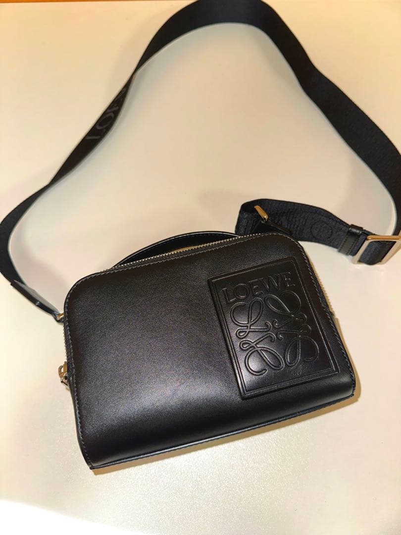 期間限定値下げ LOEWE カメラ クロスボディバッグ ミニ ブラック付属品完備 ロエベ LOEWE バッグ ショルダーバッグ カメラ クロスボディバッグ
