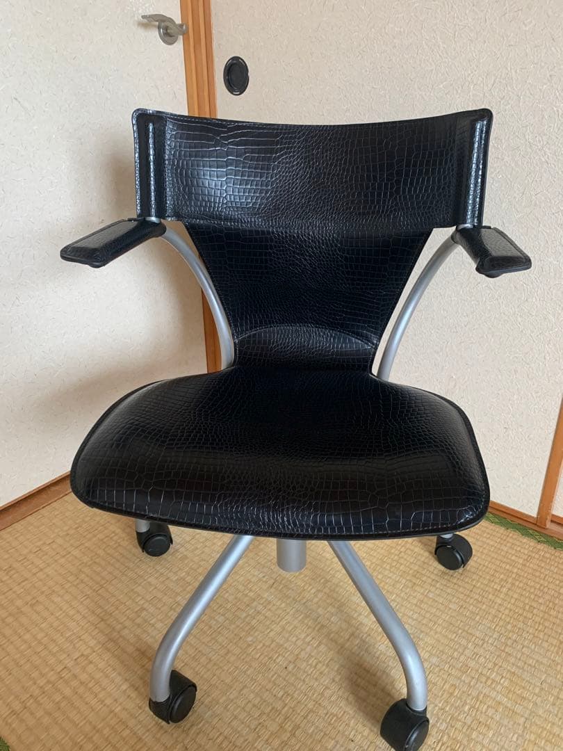 廃盤モデル　希少　カリモク　クロコ 合成皮革製 楽天市場】カリモク デスクチェア/合成皮革張デスクチェアー ニュー