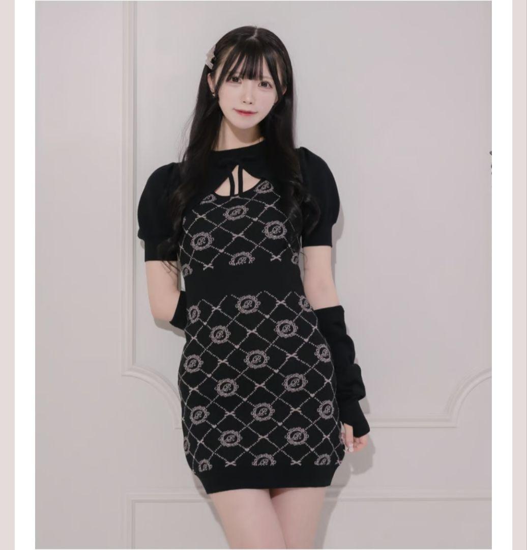 pium ピウム モノグラムカットアウトニットワンピース - メルカリ