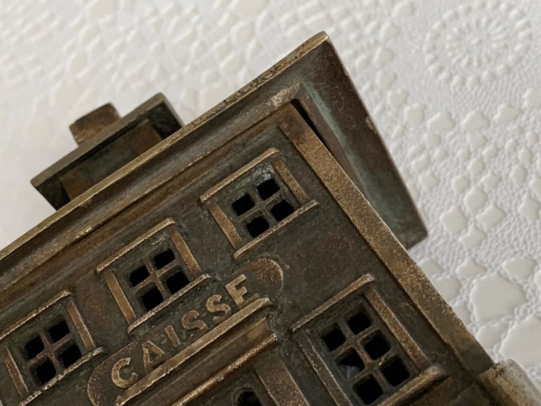 真鍮製貯金箱 1920年代 銀行ノベルティー フランス - メルカリ