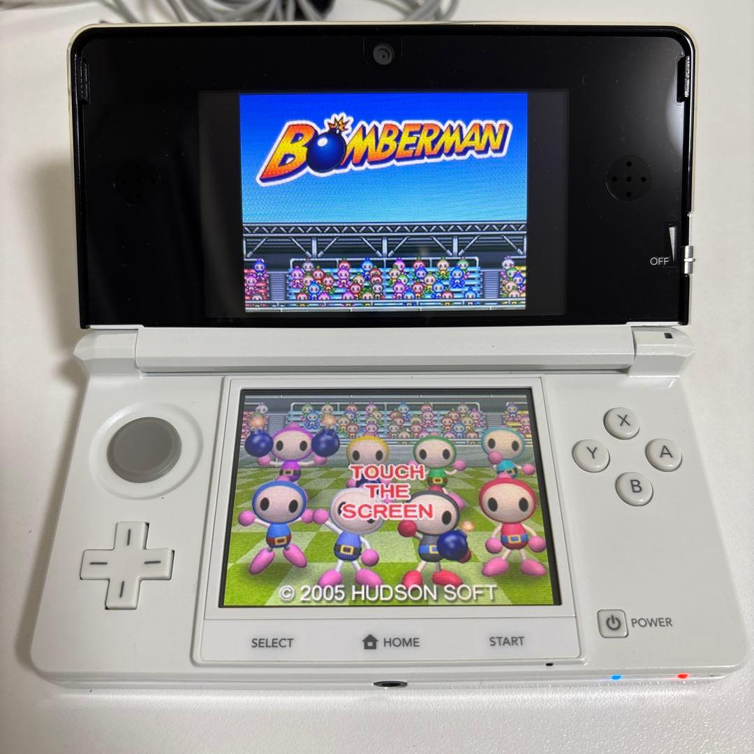 ニンテンドー 3DS ホワイト ソフトセット(大乱闘、マリオカートなど)