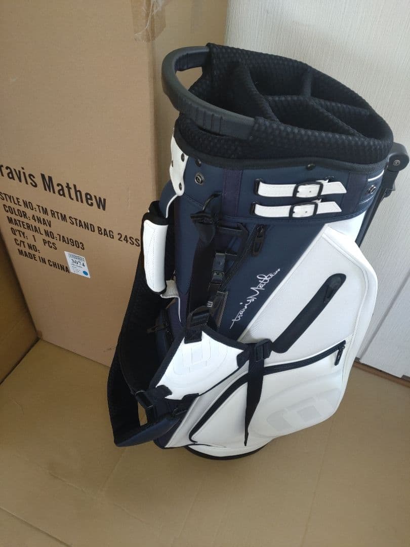 Travis Mathew トラヴィスマシュースタンドバッグ ホワイト/ネイビー Travis Mathew トラヴィスマシュースタンドバッグ ホワイト/ネイビー