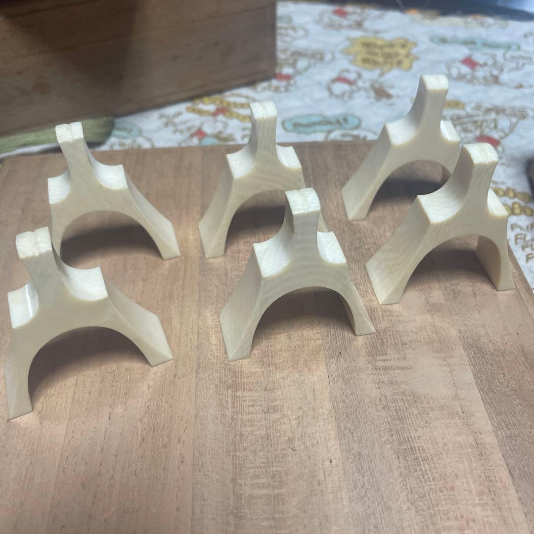 天然素材製 琴柱 桐箱入り 足付き 天然素材製 琴柱 桐箱入り 足付き