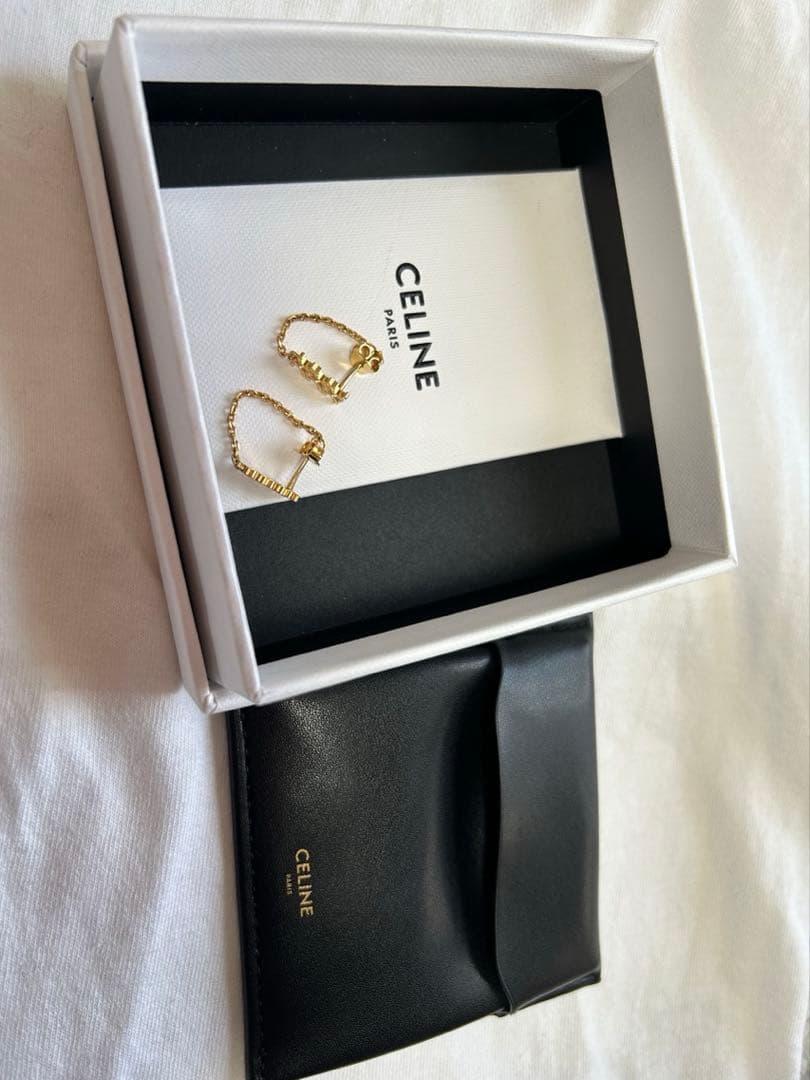 『まるみ』CELINE トリオンフゴールドチェーンピアス(両耳用) CELINE（セリーヌ） トリオンフ ラインストーンチェーンピアス