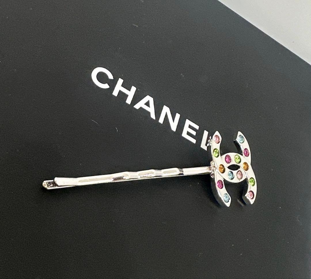 CHANEL ヘアピン マルチカラーココマーク 00T シャネル シルバーの通販