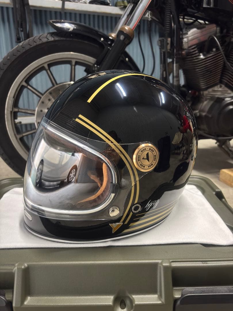 By cityフルフェイスヘルメット ロードスター3ブラック/ゴールド ハーレー 000000109017-01.jpg?size=m&w=