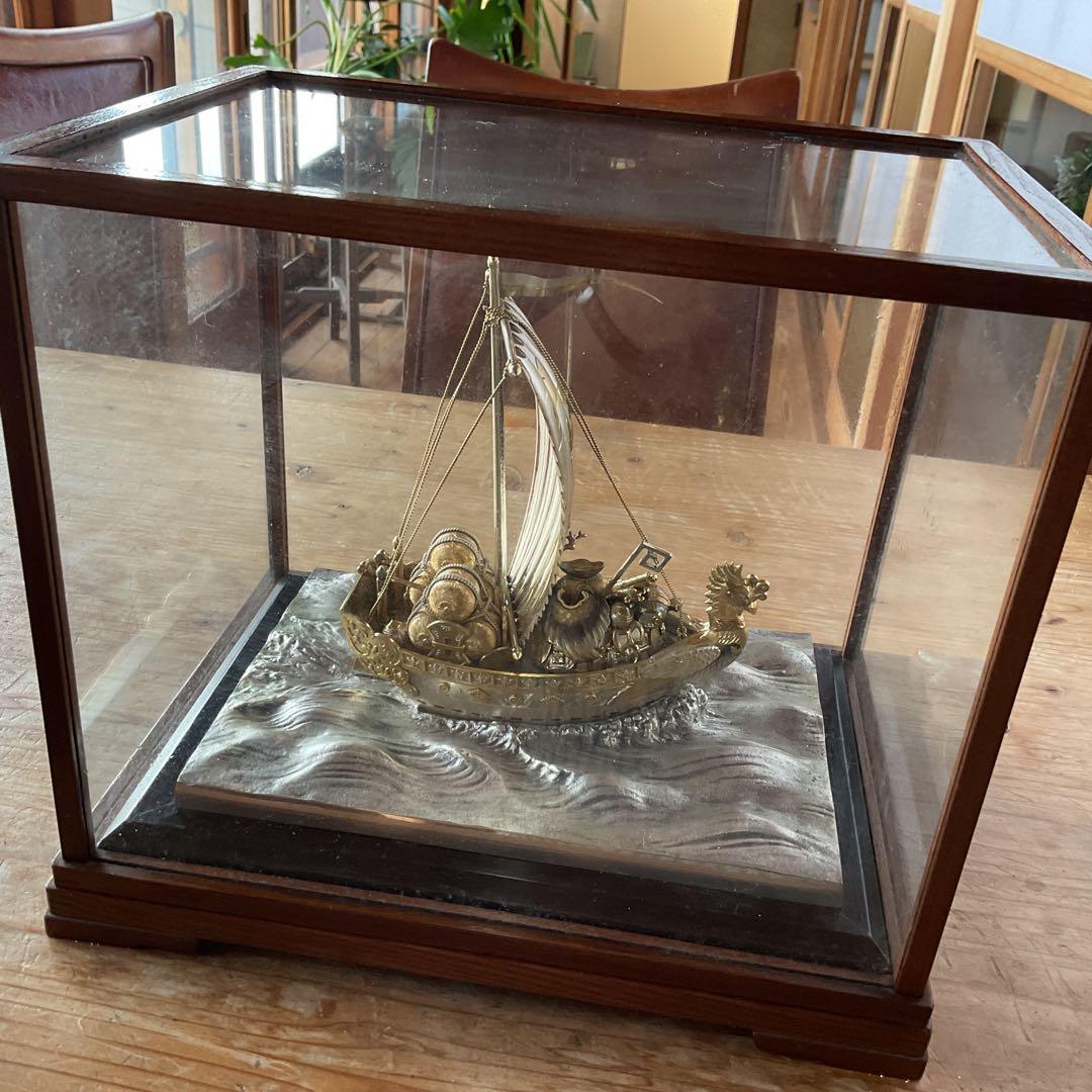 銀製 刻印 宝船 船重量 約346g 置物 ガラスケース付 銀製 刻印 宝船 船重量 約346g 置物 ガラスケース付