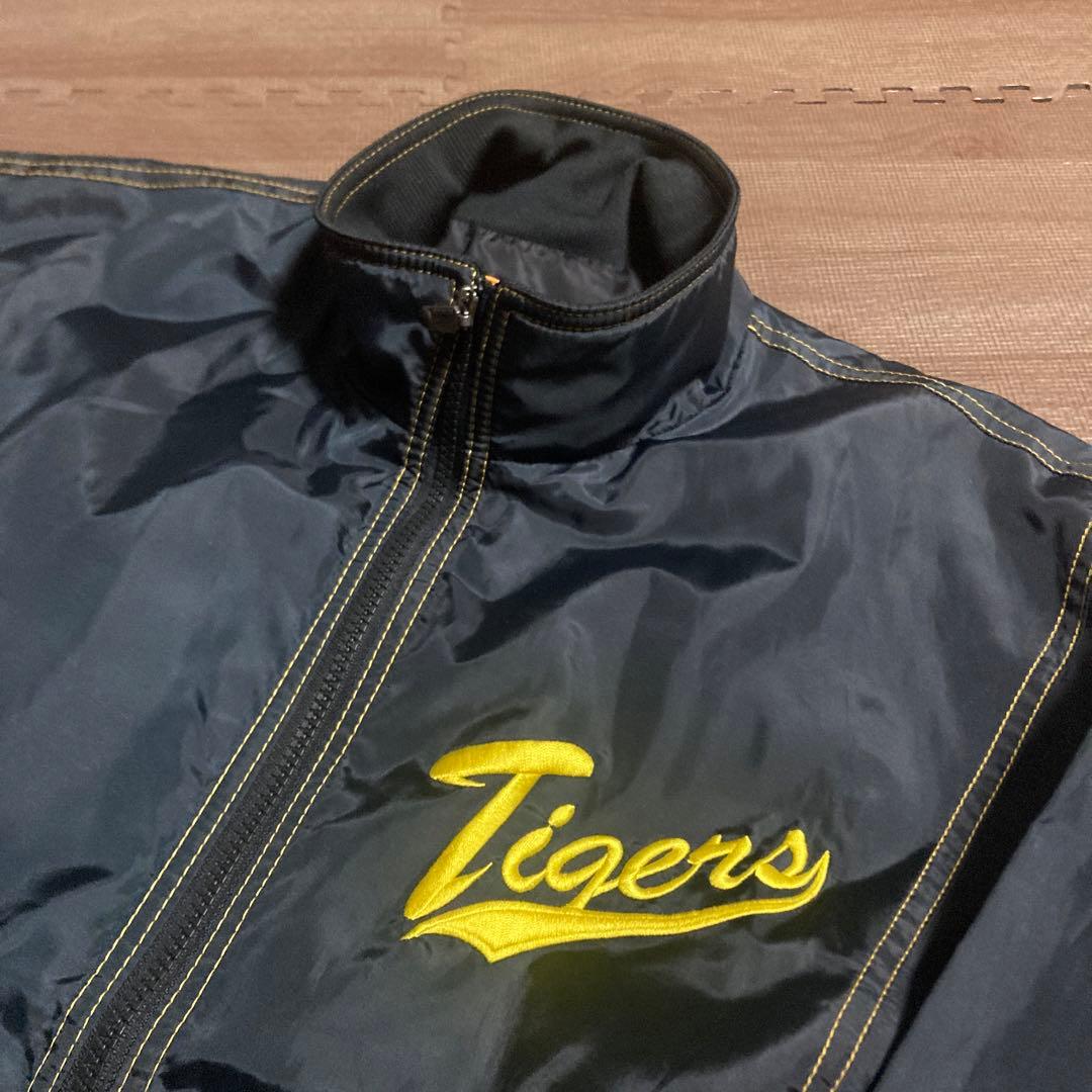 ⭐︎阪神タイガース デサント製 グランドジャケット Mサイズ