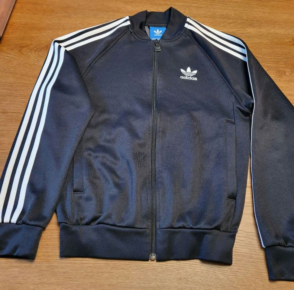 アディダスオリジナルス 復刻 ATP 三本ライン ジップアップ ジャージ