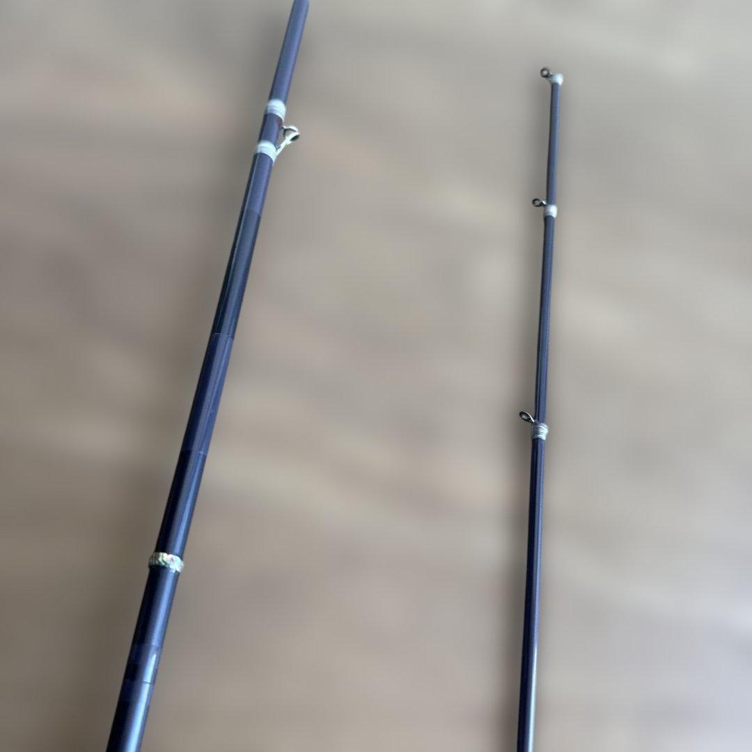 ヘラ竿をヘチ竿に改良した竿となります。 先端にトルザイトガイド