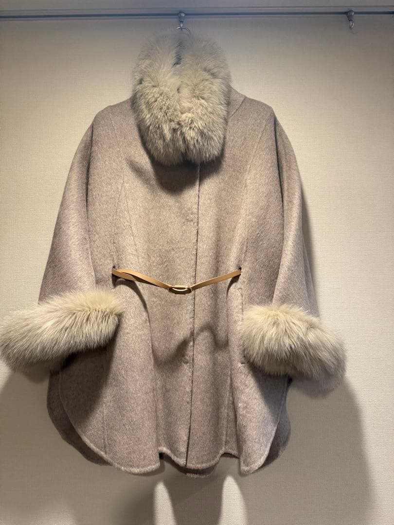 ファーポンチョ ウエストベルト付きの通販はau PAY マーケット - 輸入