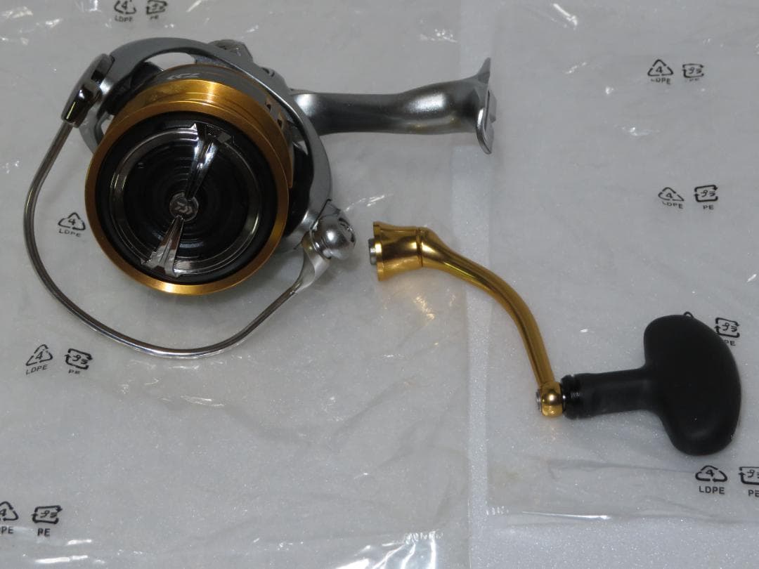 AOMさま専用 Daiwa 18FREAMS LT 5000S-CXH - メルカリ