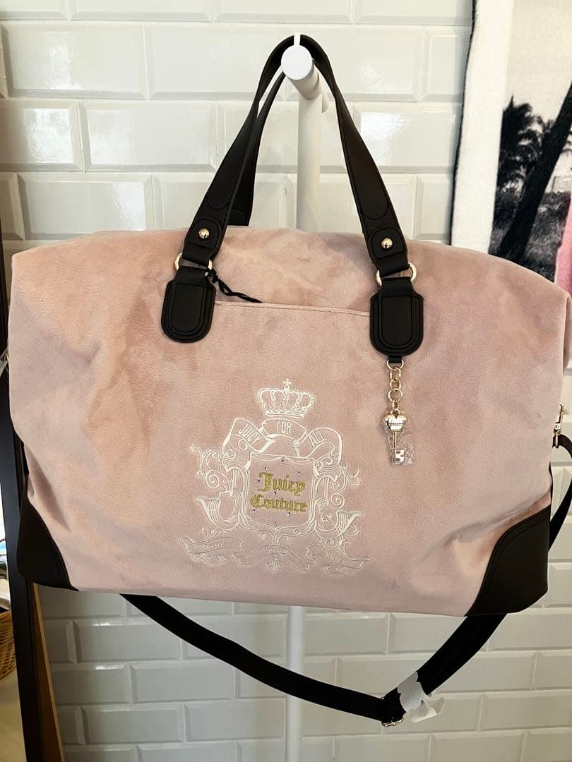 ジューシークチュール　ダッフル　ボストンバッグ　juicy couture Juicy couture Wingin It Weekender Liquorice Pink Diamond Duffel