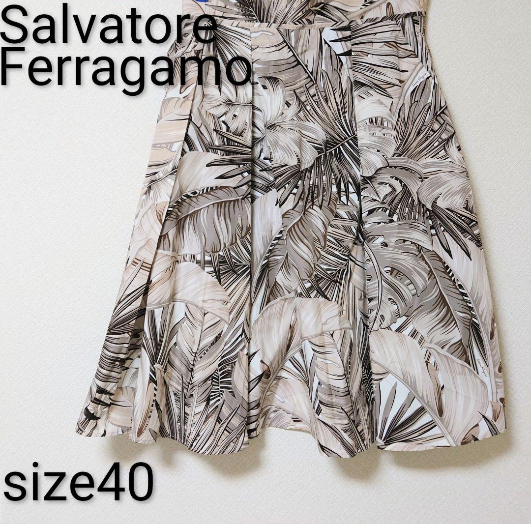 Salvatore Ferragamo フレアスカート ボタニカル柄サイズ40 - メルカリ