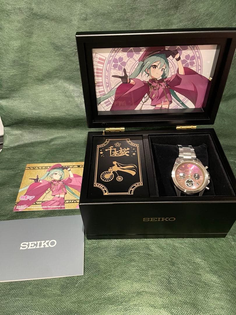 初音ミク 千本桜 コラボ腕時計オルゴールボックス付き Lサイズ 初音ミク『千本桜』の世界観を表現したセイコーコラボの腕時計が登場