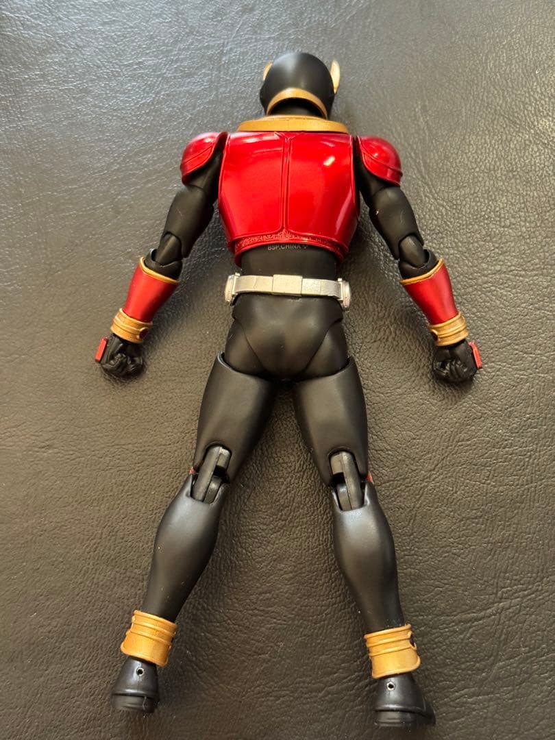 S.H.Figuarts 真骨彫製法 仮面ライダークウガ(ディケイド ver.)