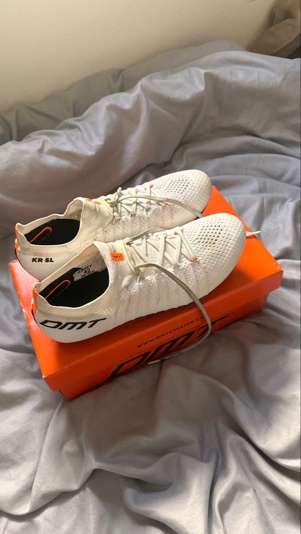 dmt KR SL 42 ホワイトシューズ