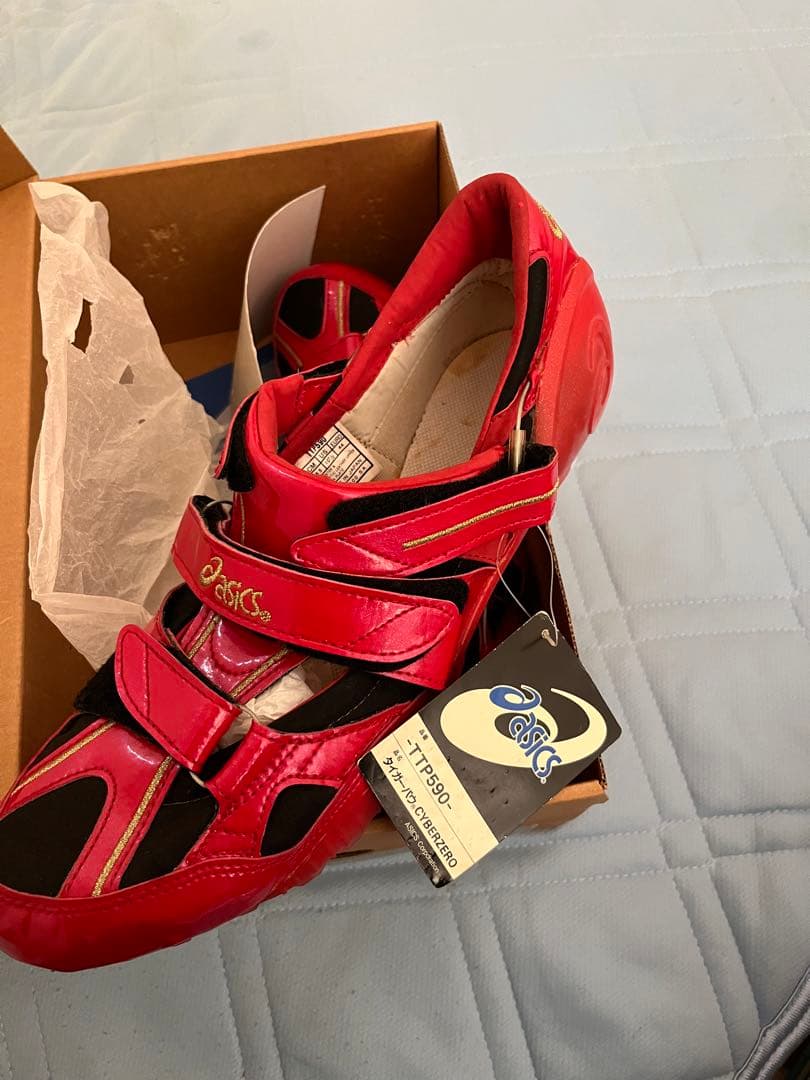 アシックス サイバーゼロ レッド 28.5 未使用 タグ付き 超希少 箱付き